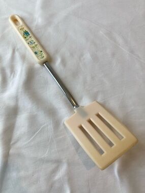 Vintage International Heartland Slotted Nylon Spatula 13.5” Kitchen Utensil Farm